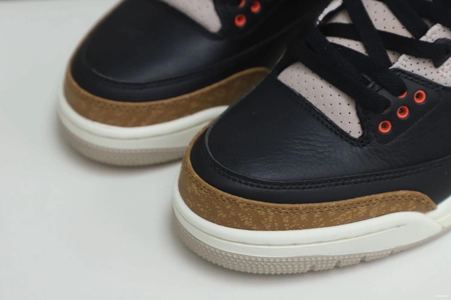 AIR DESERT 3 JORDAN CT8532 CEMENT 1017